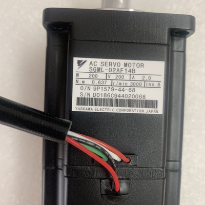 Yaskawa SGML-02AF14B AC SERVO MOTOR 2A 200W 3000RPM 200V NEW